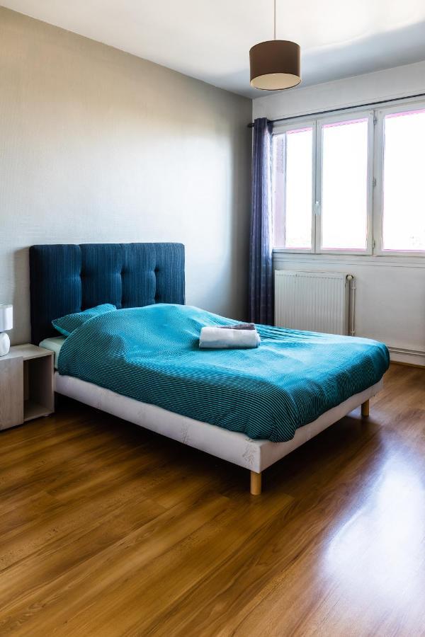 Le Voltaire -2 Chambres- 70M2- Hypercentre-Parking-Wifi Fibre- Nouvelle Literie Тарб Экстерьер фото