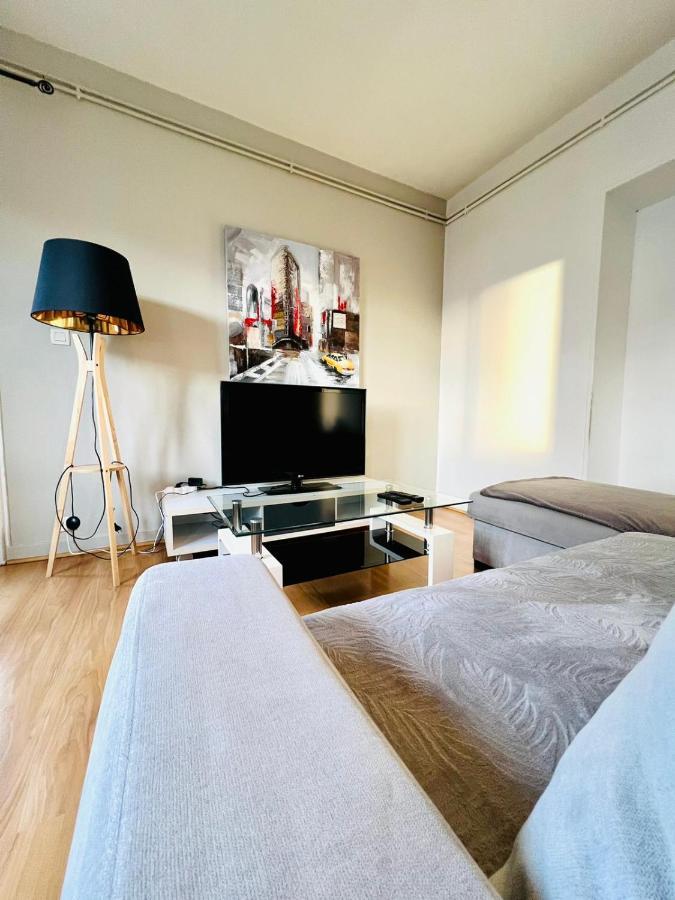Le Voltaire -2 Chambres- 70M2- Hypercentre-Parking-Wifi Fibre- Nouvelle Literie Тарб Экстерьер фото